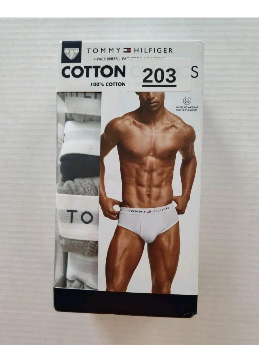 Tommy Hilfiger Men's 4-Pack Classic Cotton Moisture Wicking Briefs Size Small